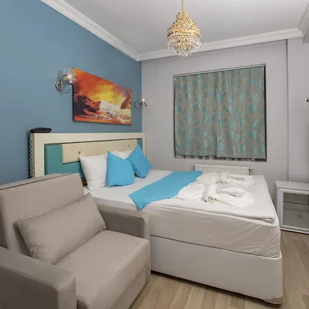 Hotell Royal Family 3*