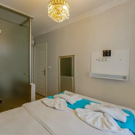 Royal Family Hotell 3*