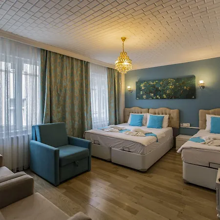 Royal Family Hotel 3*